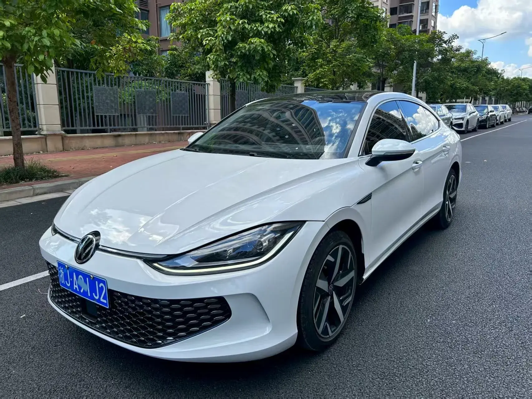 2023 VOLKSWAGEN LAMANDO view 1