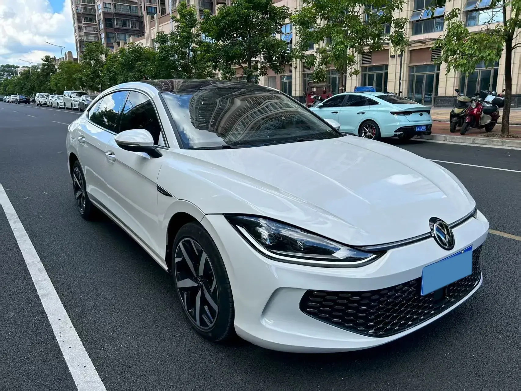 2023 VOLKSWAGEN LAMANDO thumbnail 3