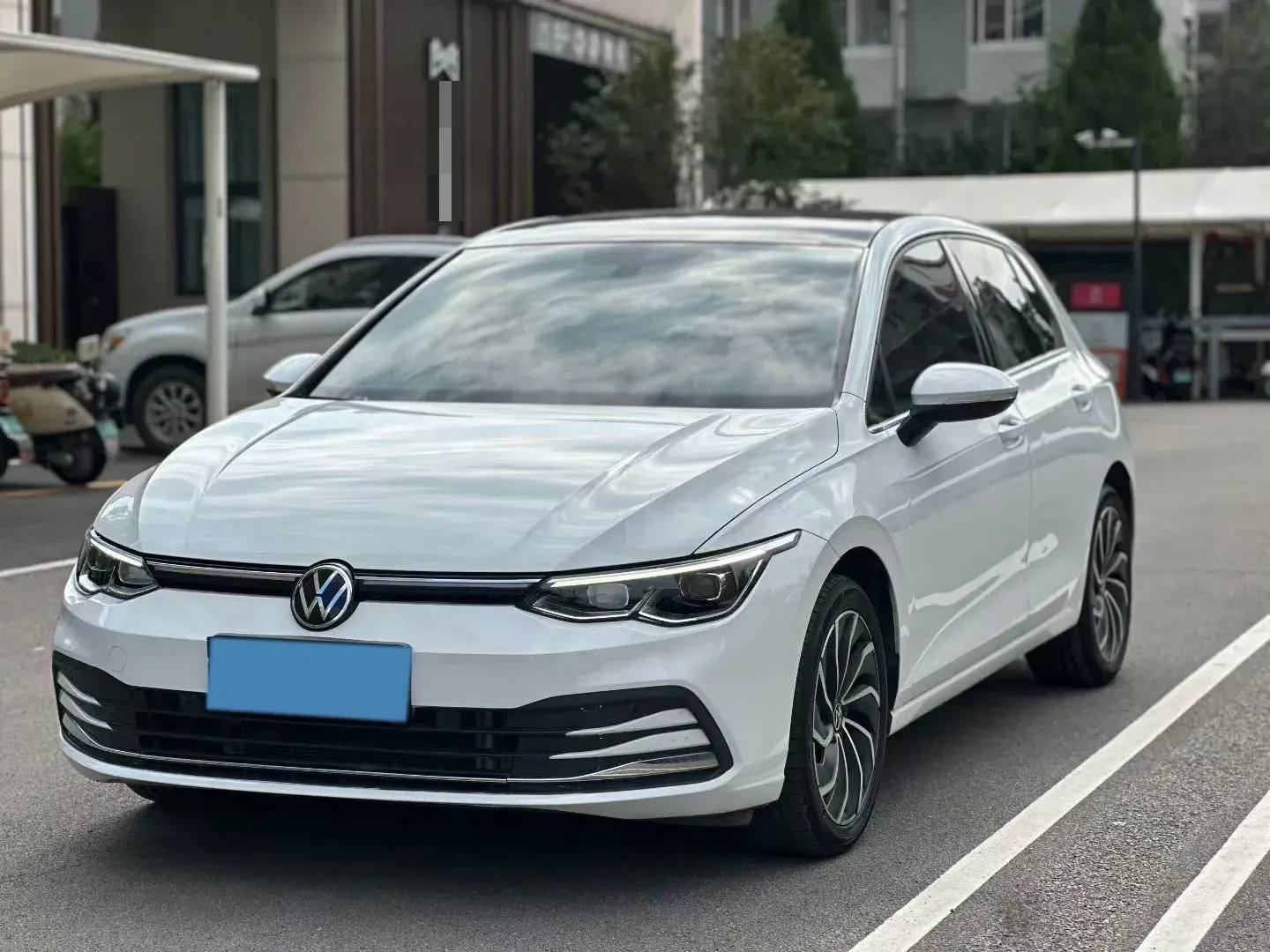 2021 VOLKSWAGEN GOLF view 1