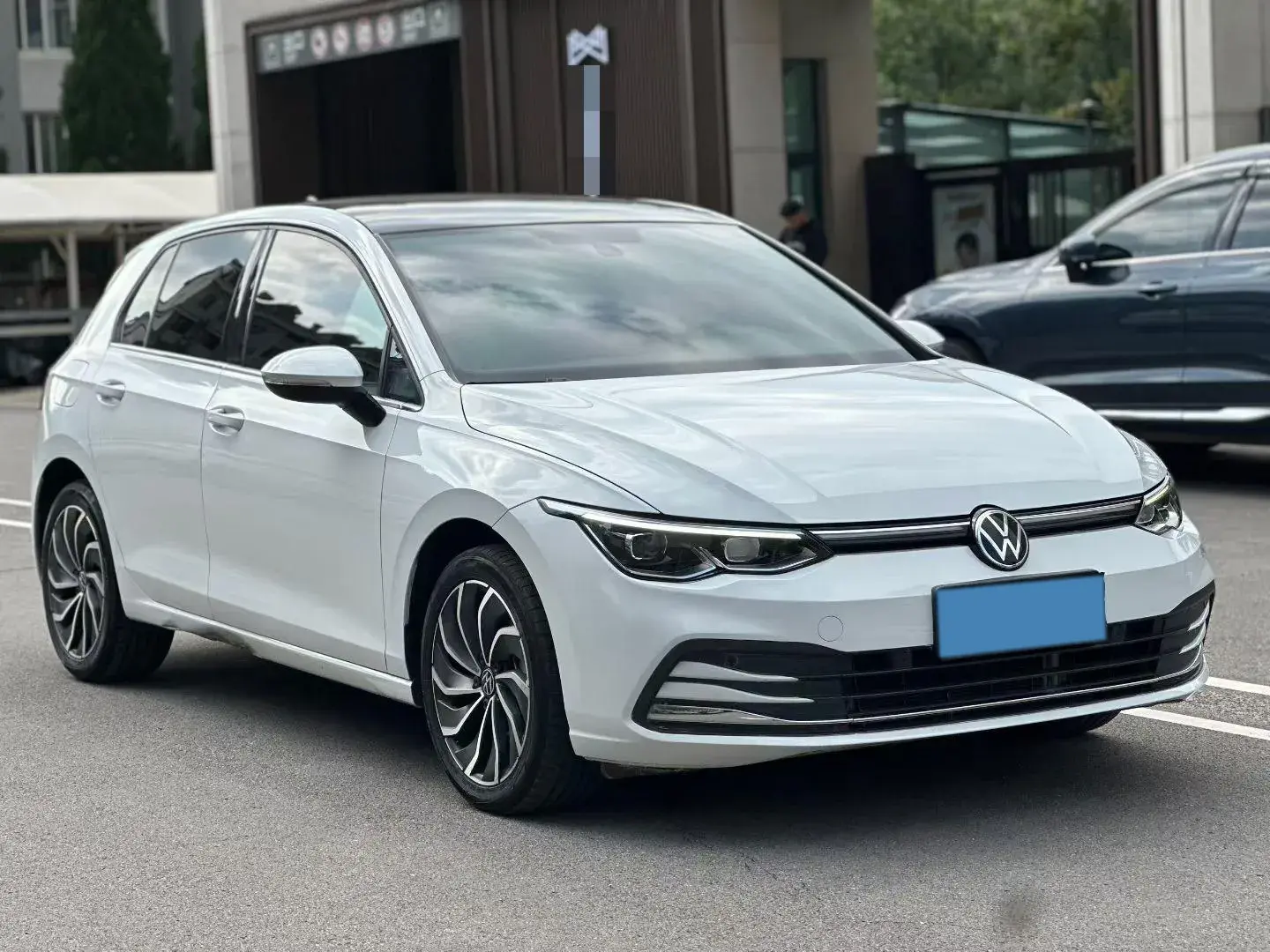 2021 VOLKSWAGEN GOLF thumbnail 3
