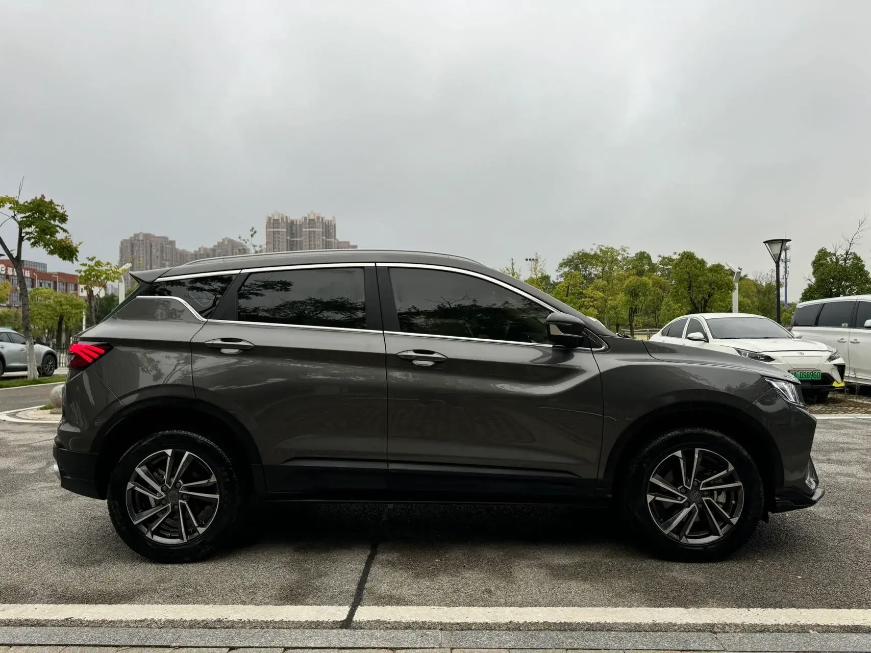 2023 GEELY COOLRAY thumbnail 4