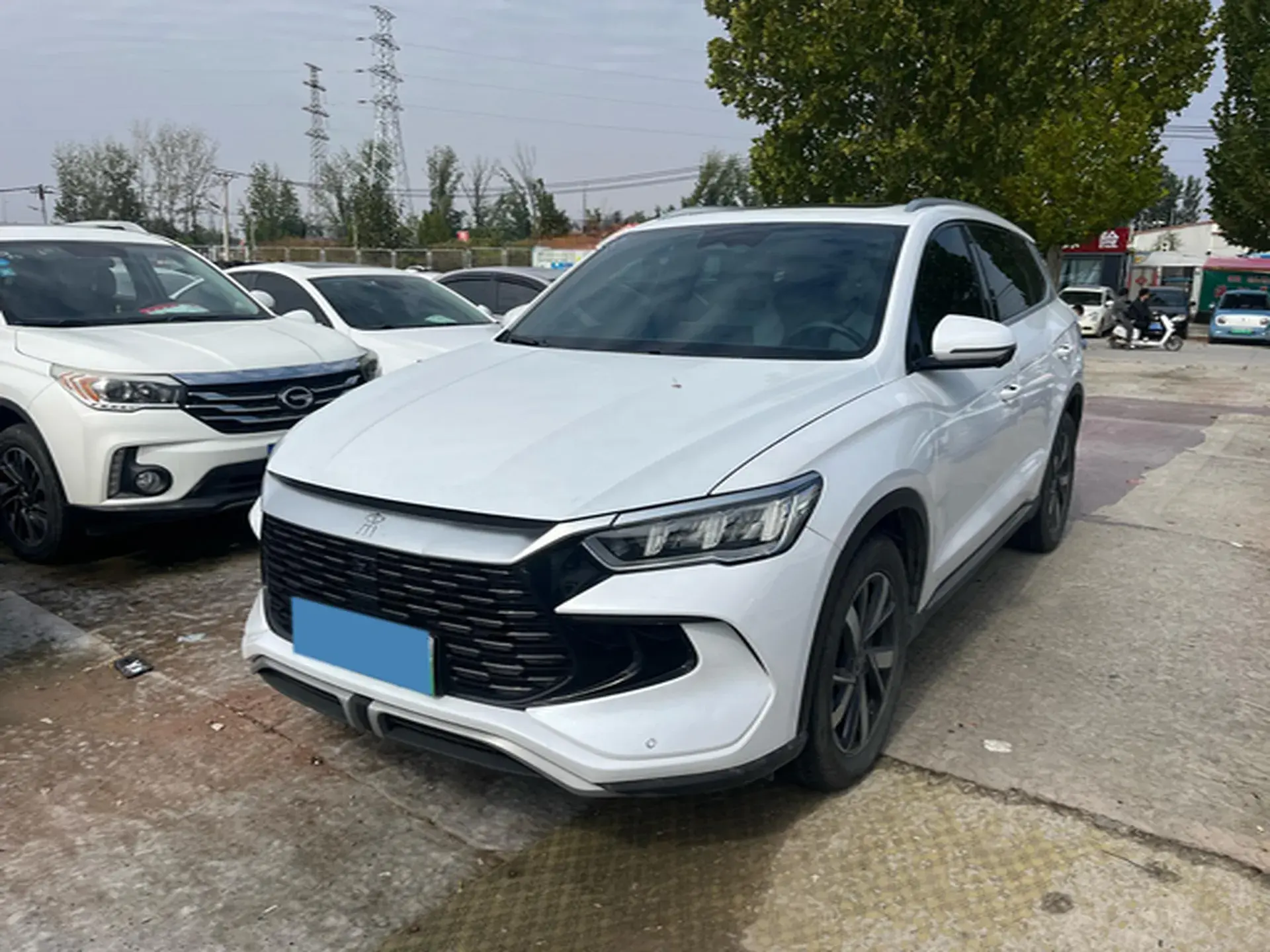 2023 BYD SONG view 1