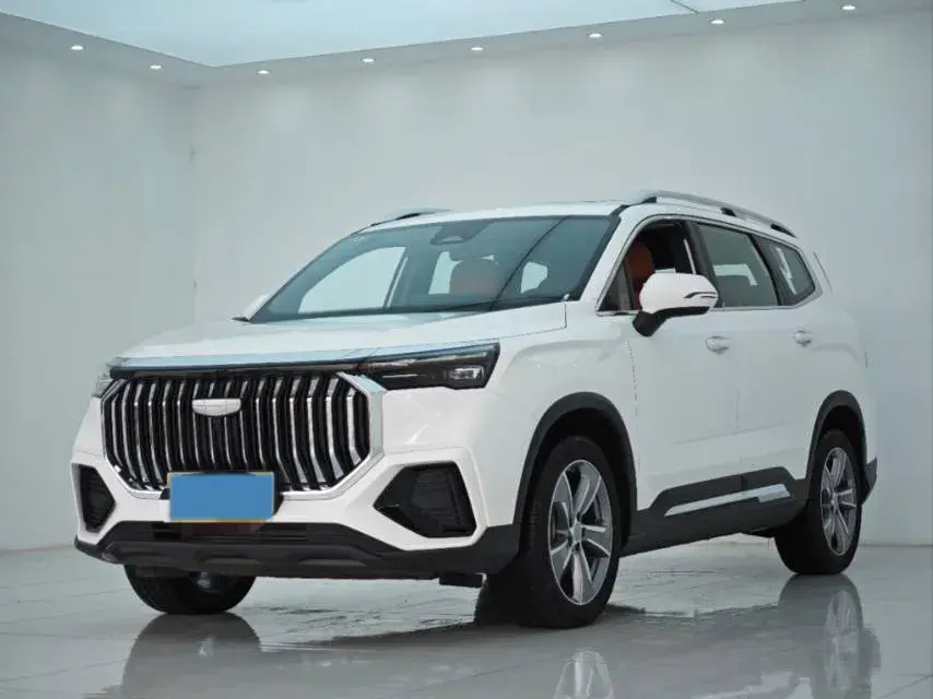 2024 GEELY OKAVANGO view 1