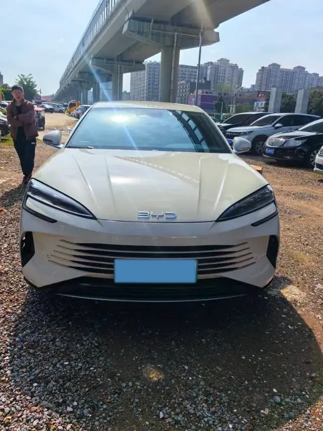 2025 BYD SEAL07 thumbnail 2