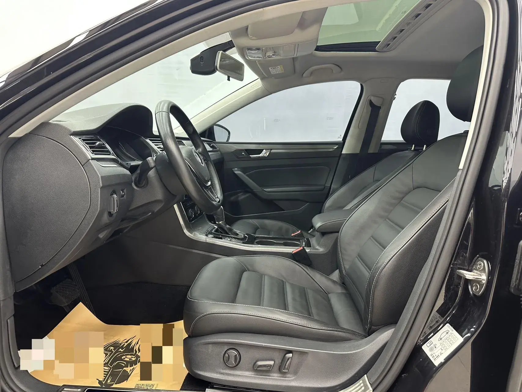 2017 VOLKSWAGEN PASSAT thumbnail 4