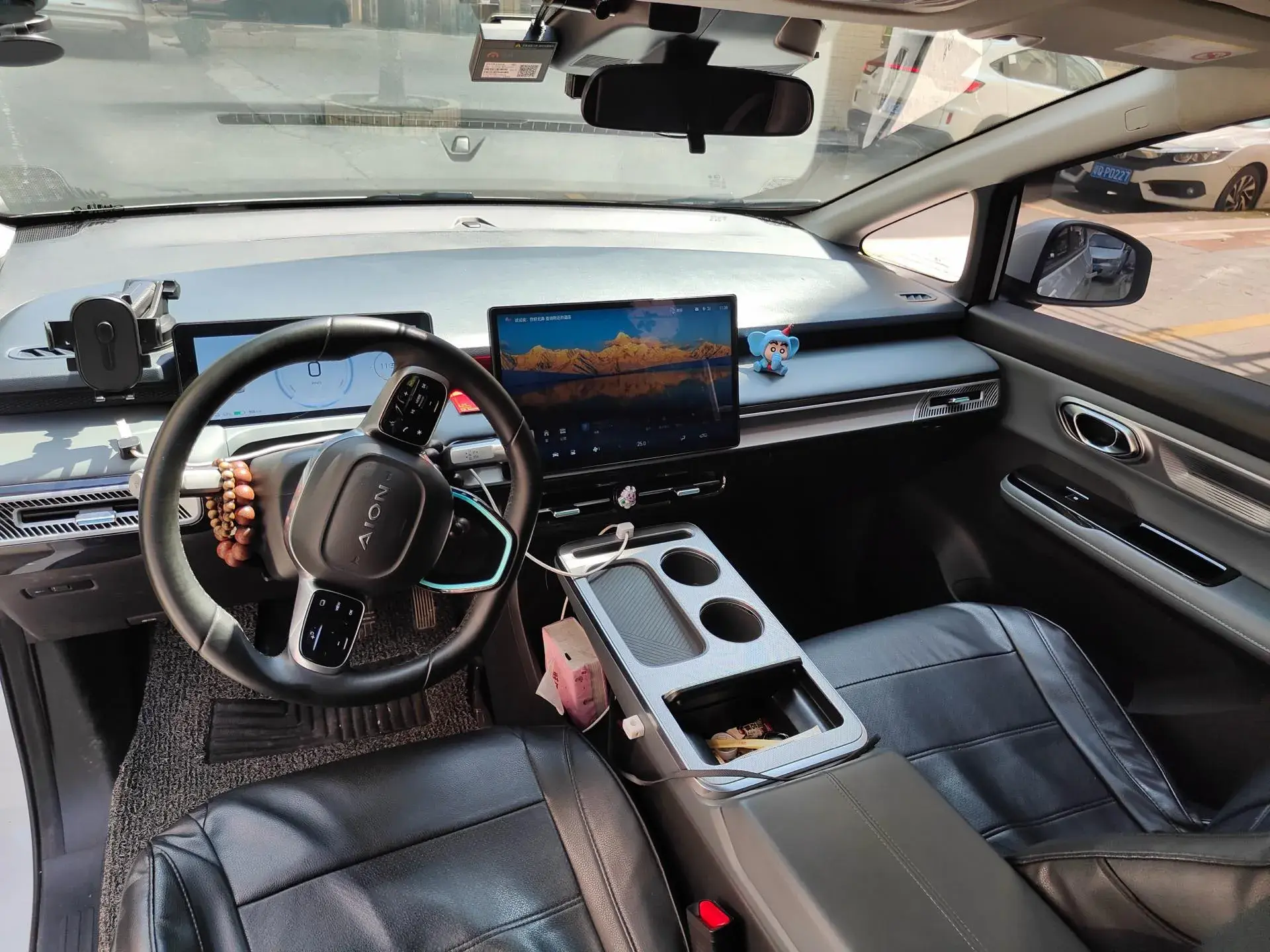 2023 AION Y thumbnail 2