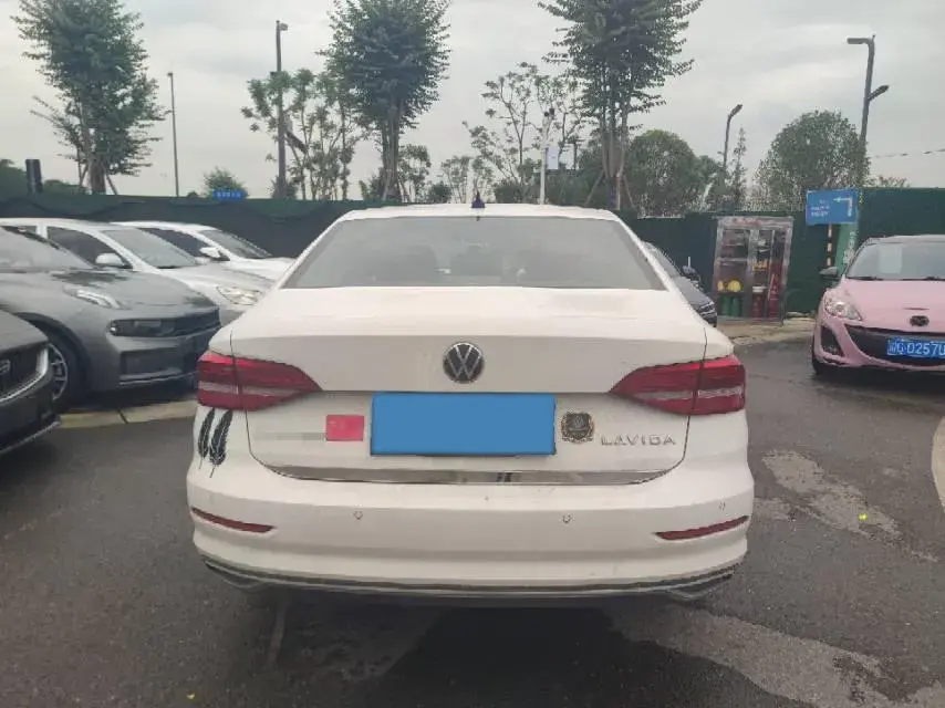 2021 VOLKSWAGEN LAVIDA thumbnail 2
