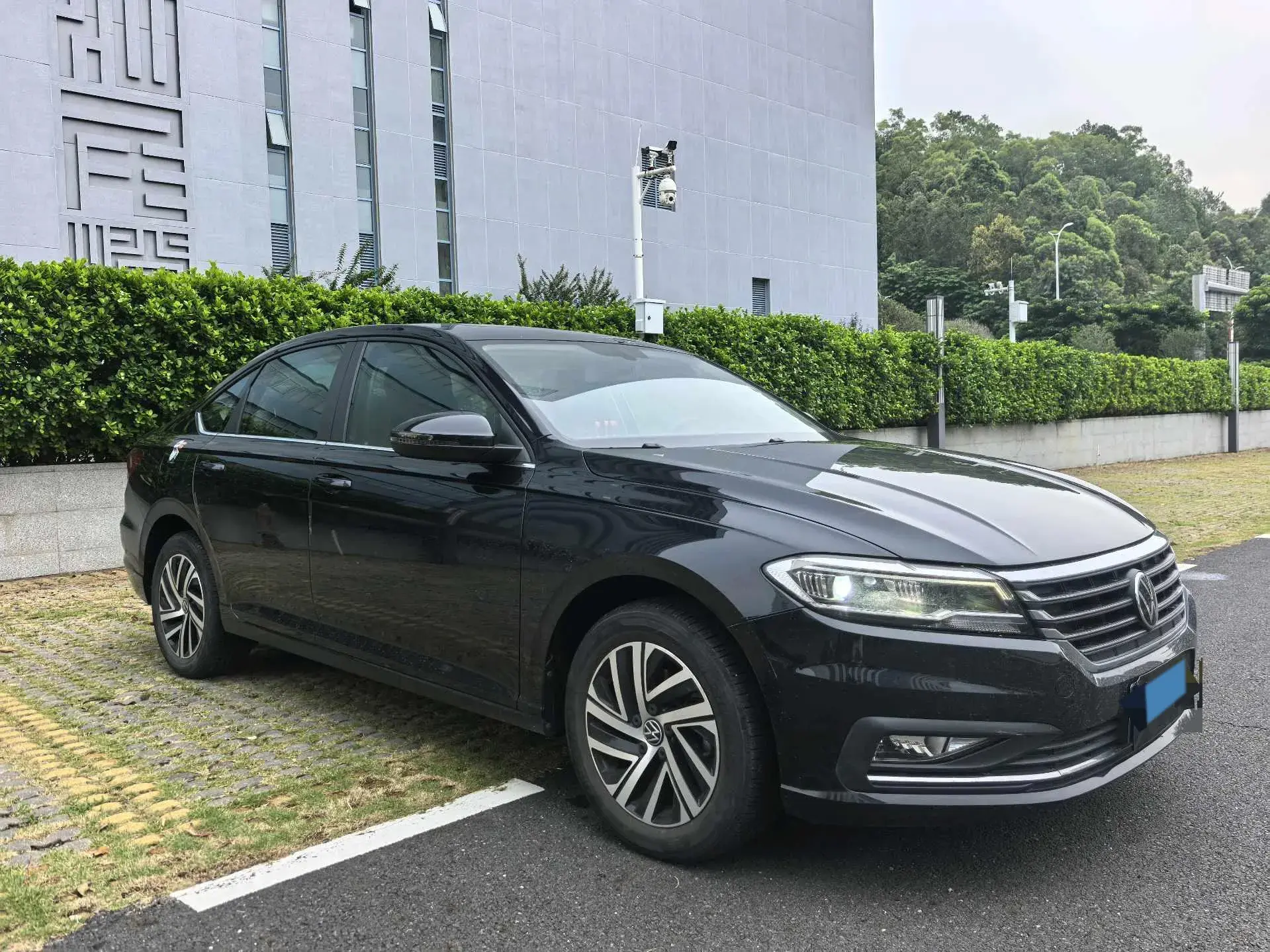 2021 VOLKSWAGEN LAVIDA thumbnail 2