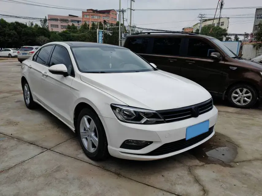 2017 VOLKSWAGEN LAMANDO thumbnail 2