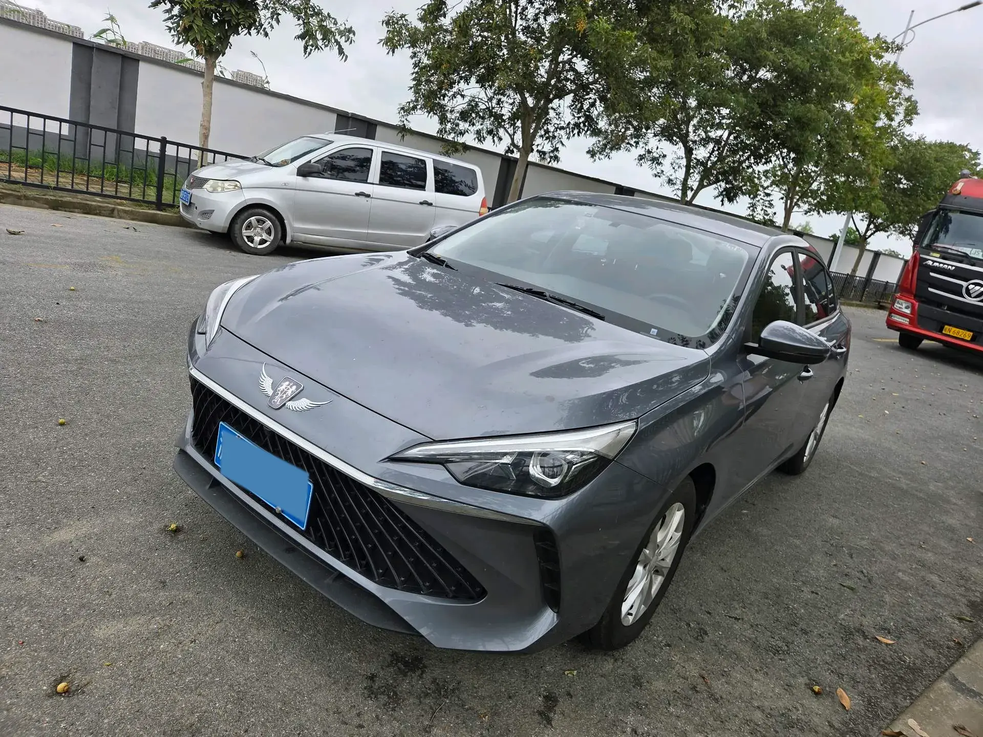 2023 ROEWE I5 view 1