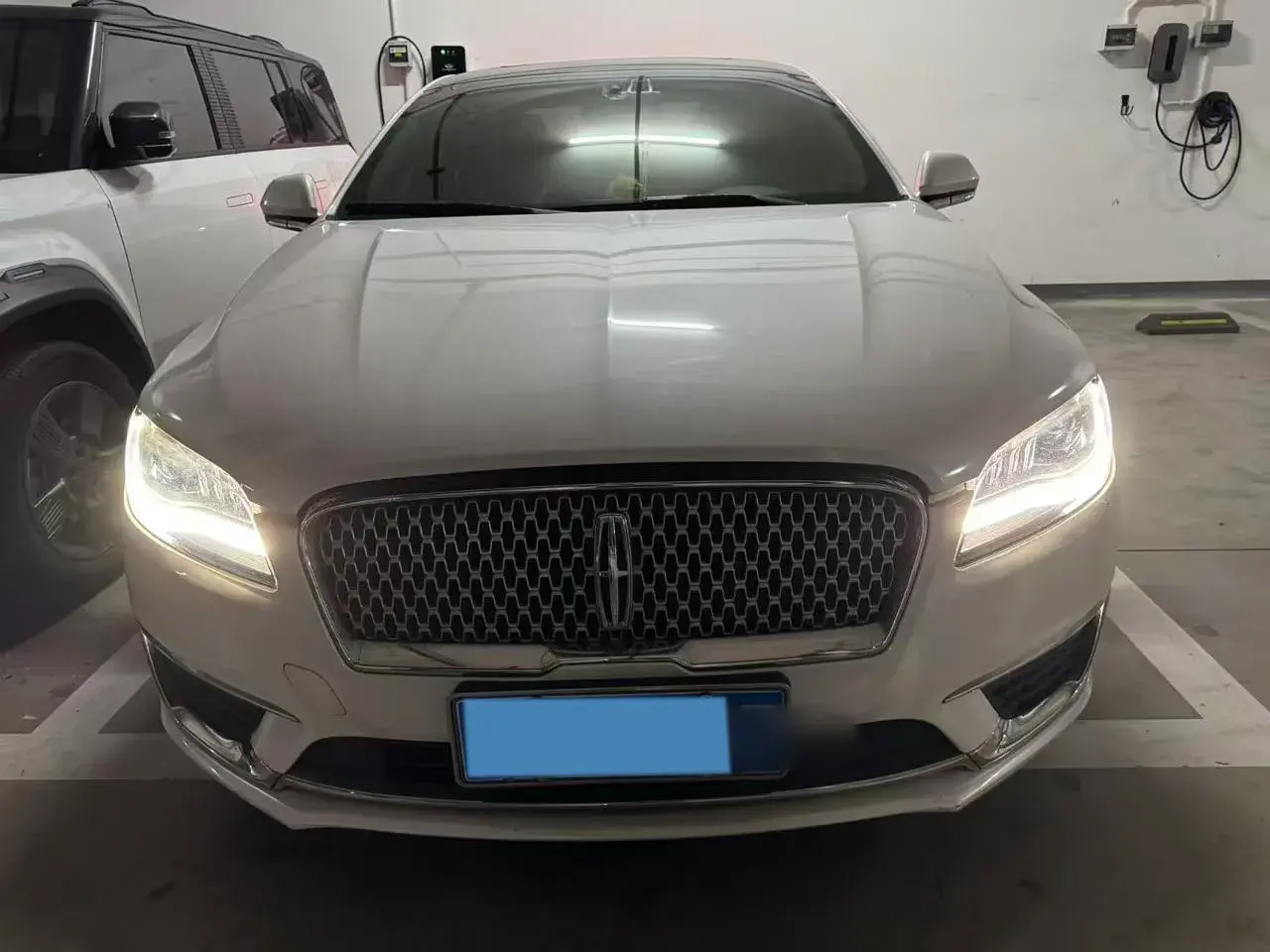 2018 LINCOLN MKZ thumbnail 2