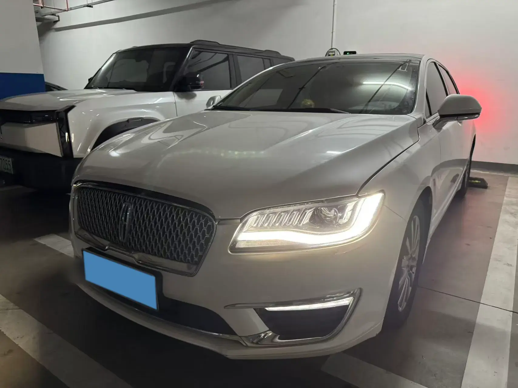 2018 LINCOLN MKZ view 1