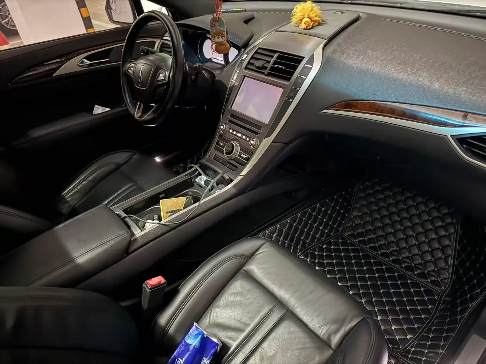 2018 LINCOLN MKZ thumbnail 3