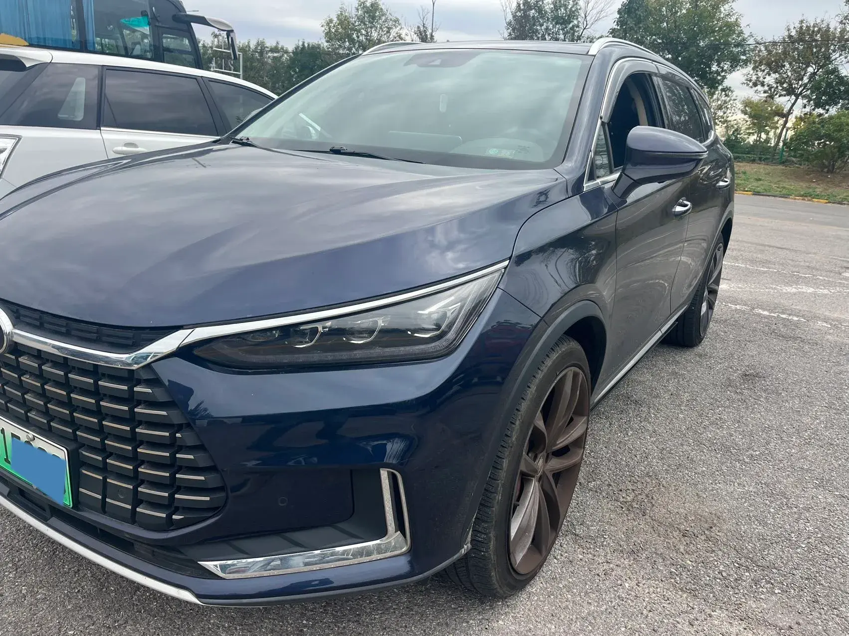 2019 BYD TANG view 1