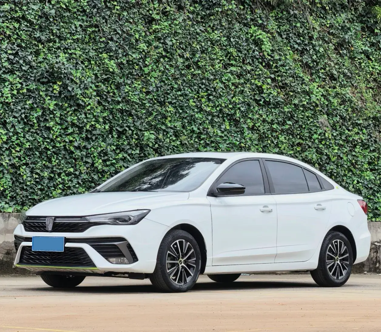 2021 ROEWE I5 view 1