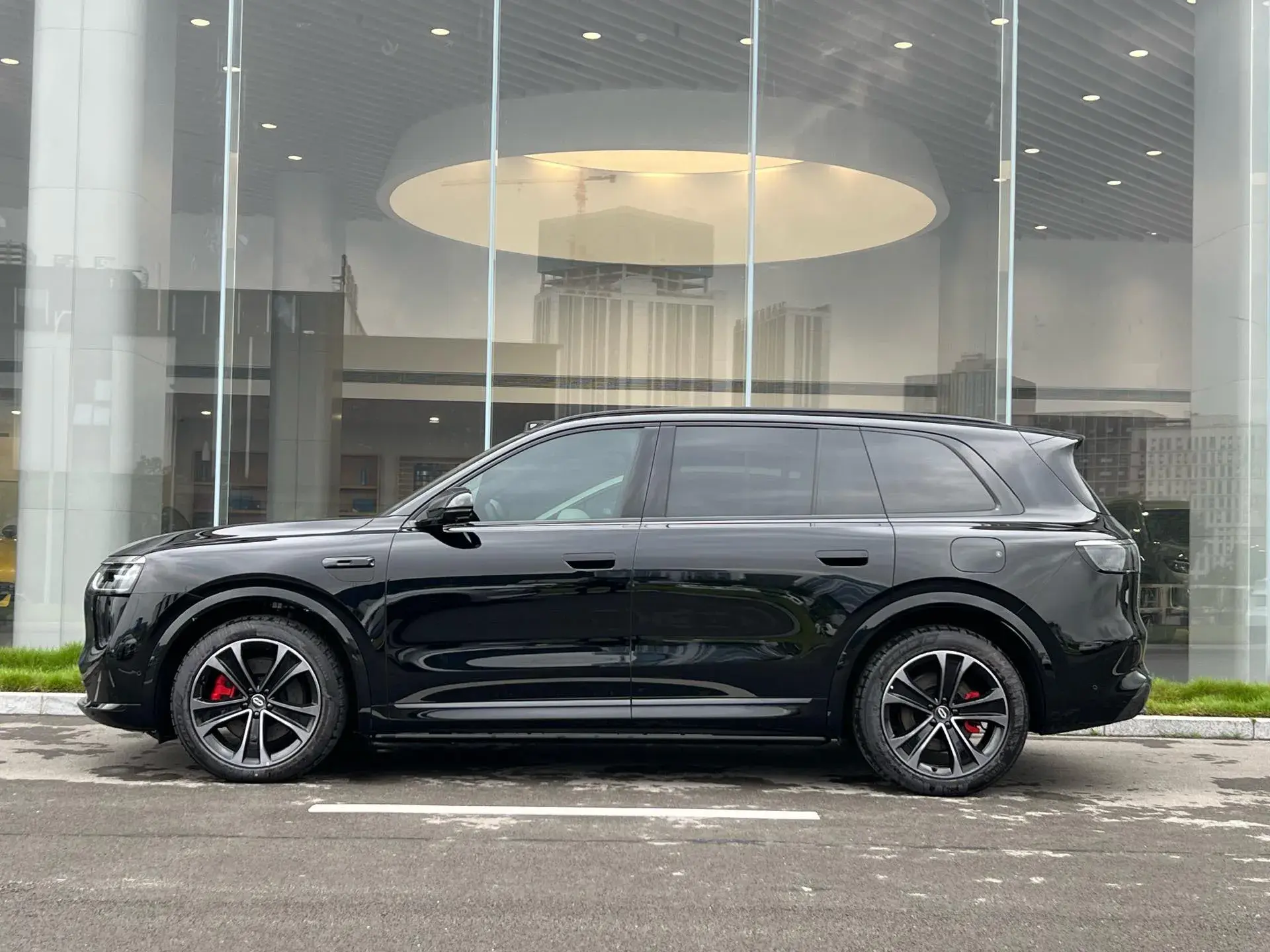 2025 AITO AITO thumbnail 2