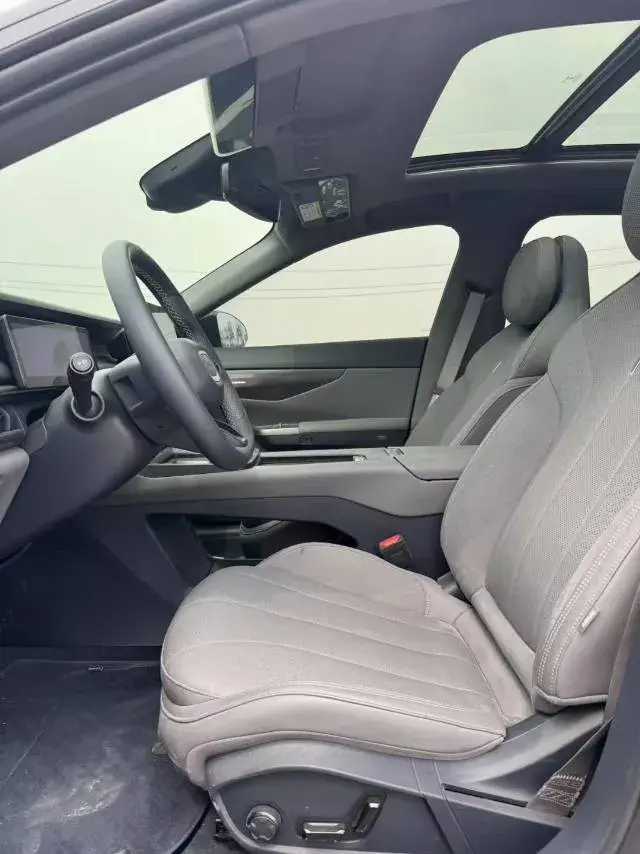 2024 LYNK&CO 07 thumbnail 4