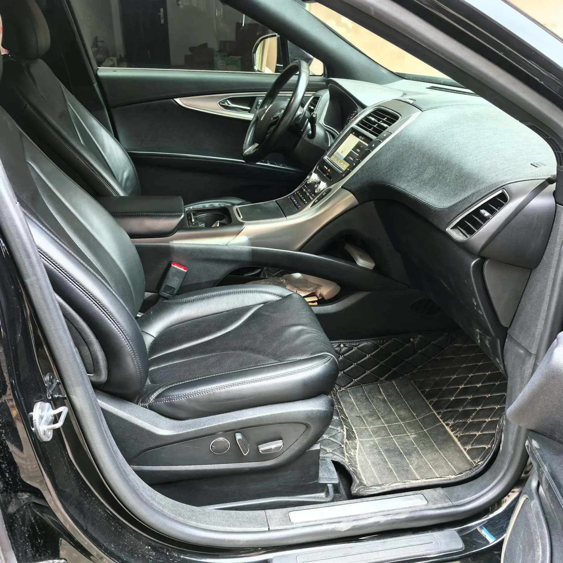 2017 LINCOLN MKX thumbnail 2