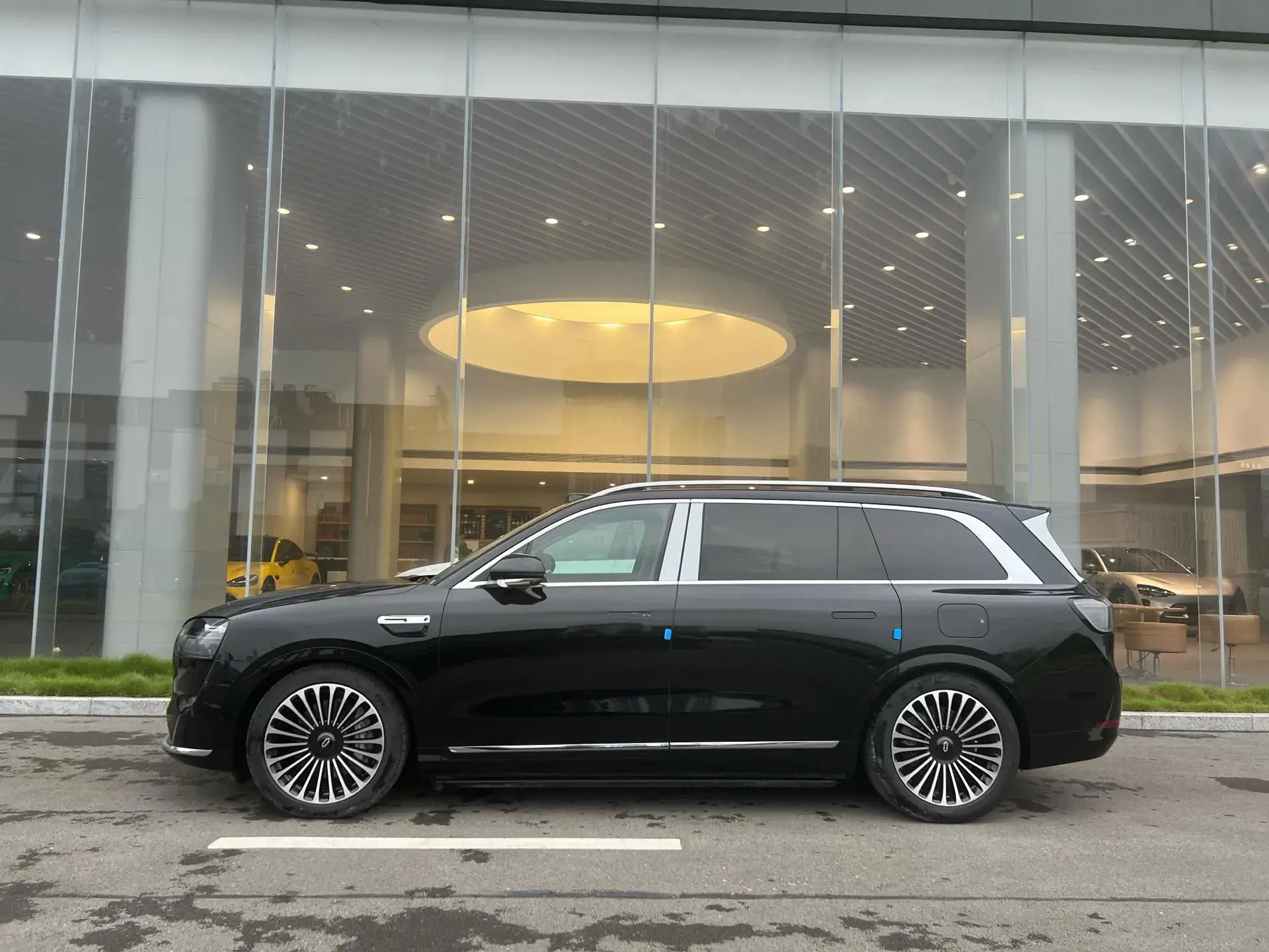 2025 AITO AITO thumbnail 2