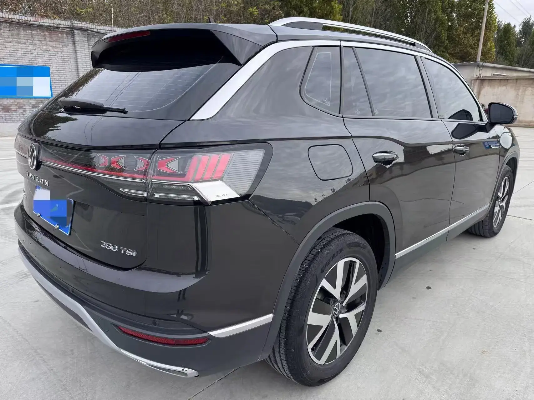 2023 VOLKSWAGEN TAYRON thumbnail 3