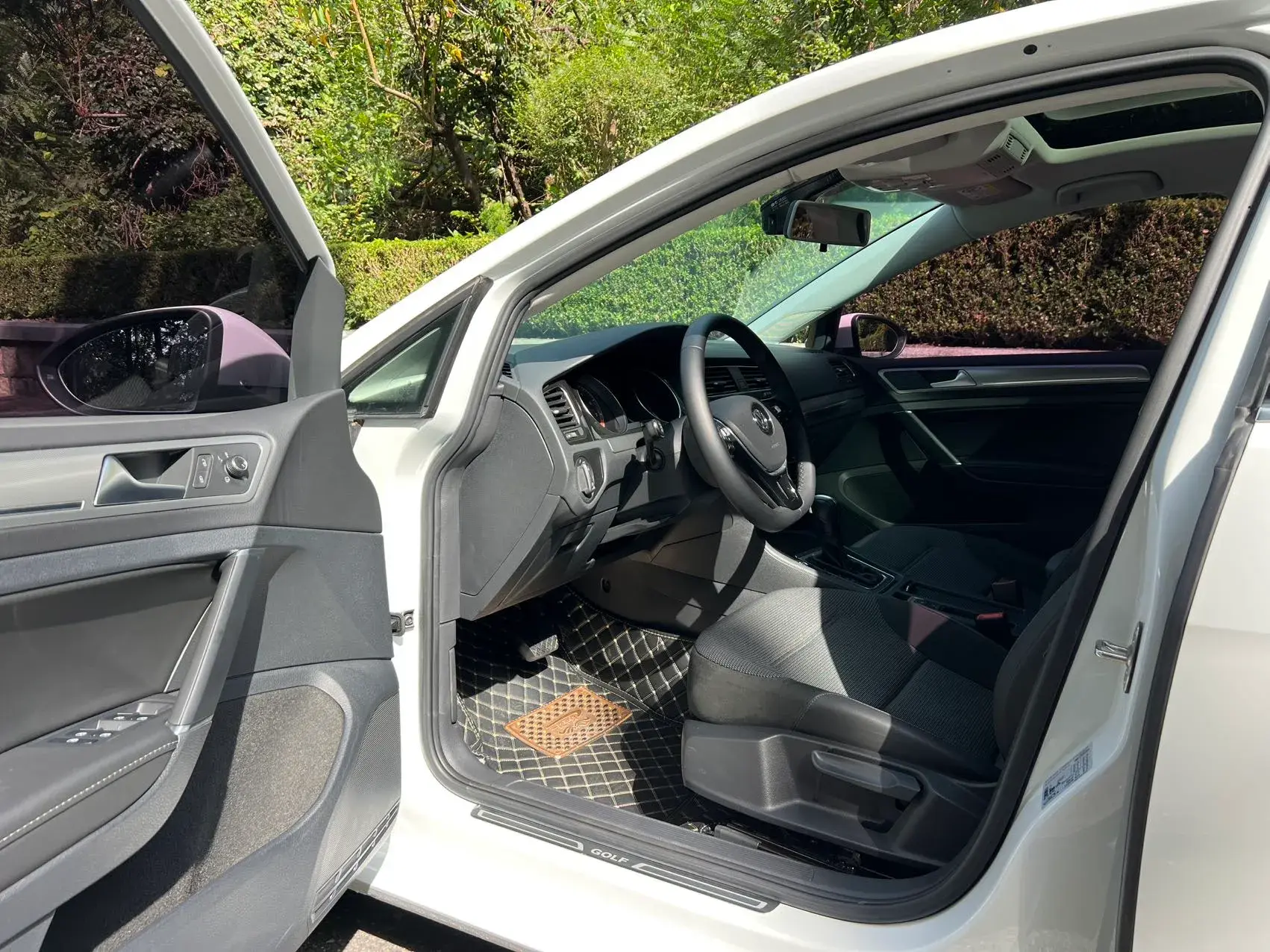 2020 VOLKSWAGEN GOLF thumbnail 4