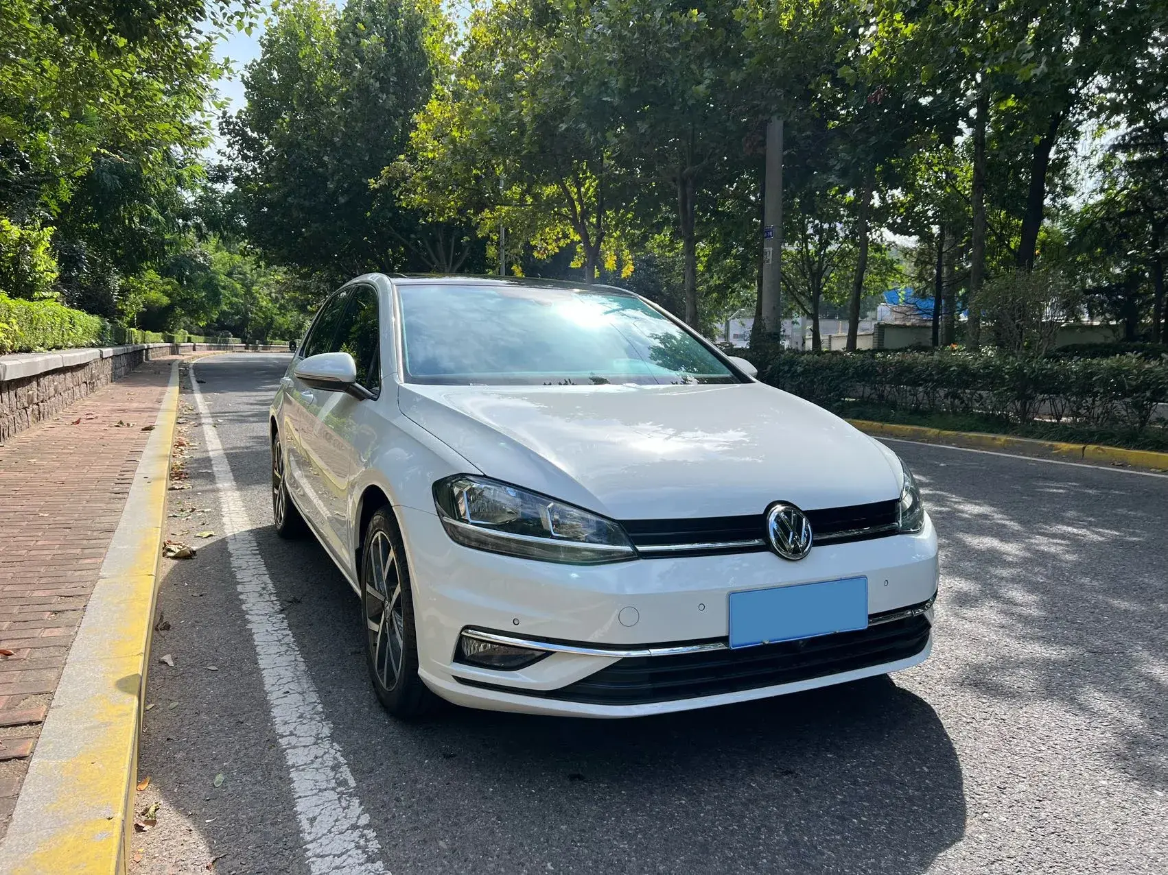 2020 VOLKSWAGEN GOLF thumbnail 3