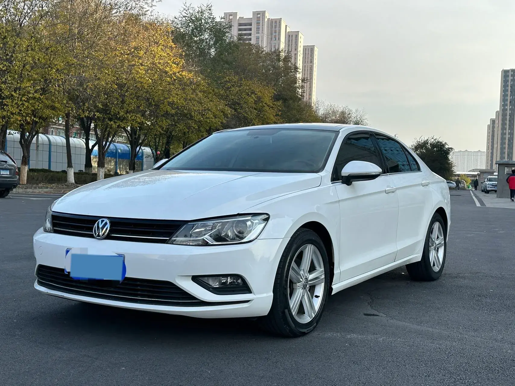 2018 VOLKSWAGEN LAMANDO view 1