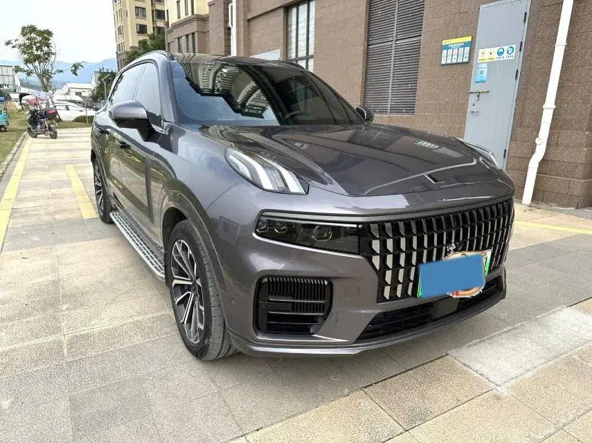 2023 LYNK&CO 09 thumbnail 2