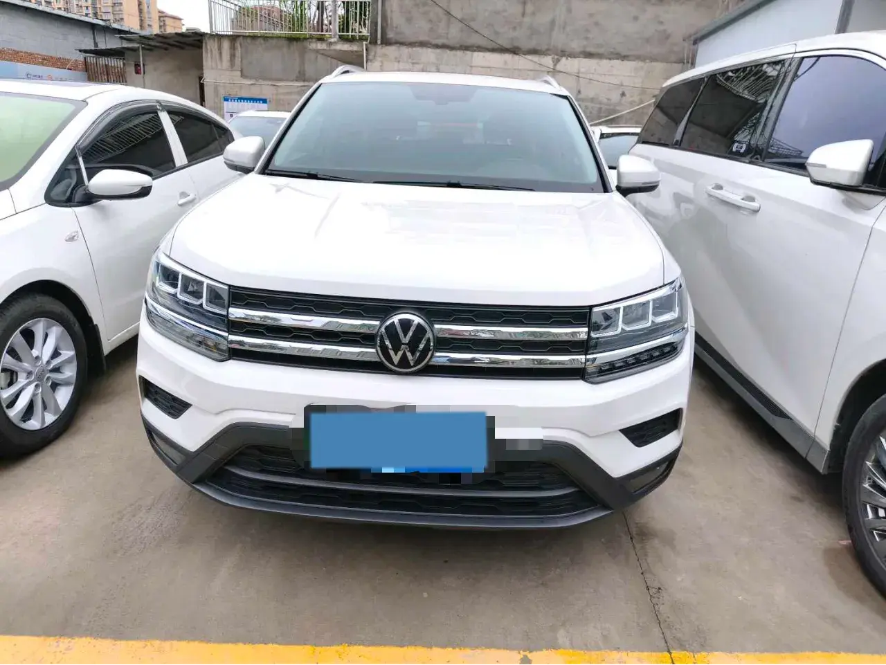 2022 VOLKSWAGEN THARU thumbnail 2