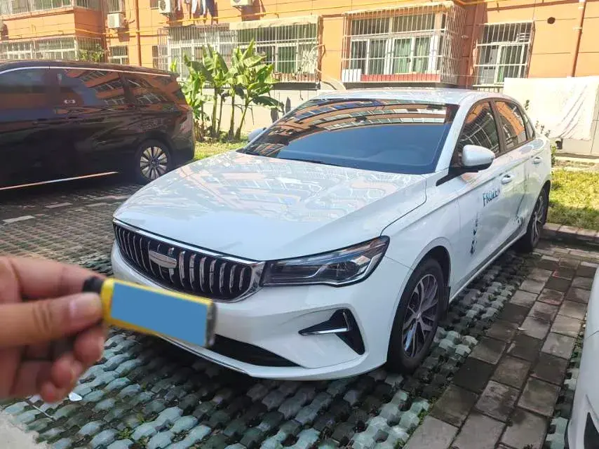 2025 GEELY EMGRAND view 1