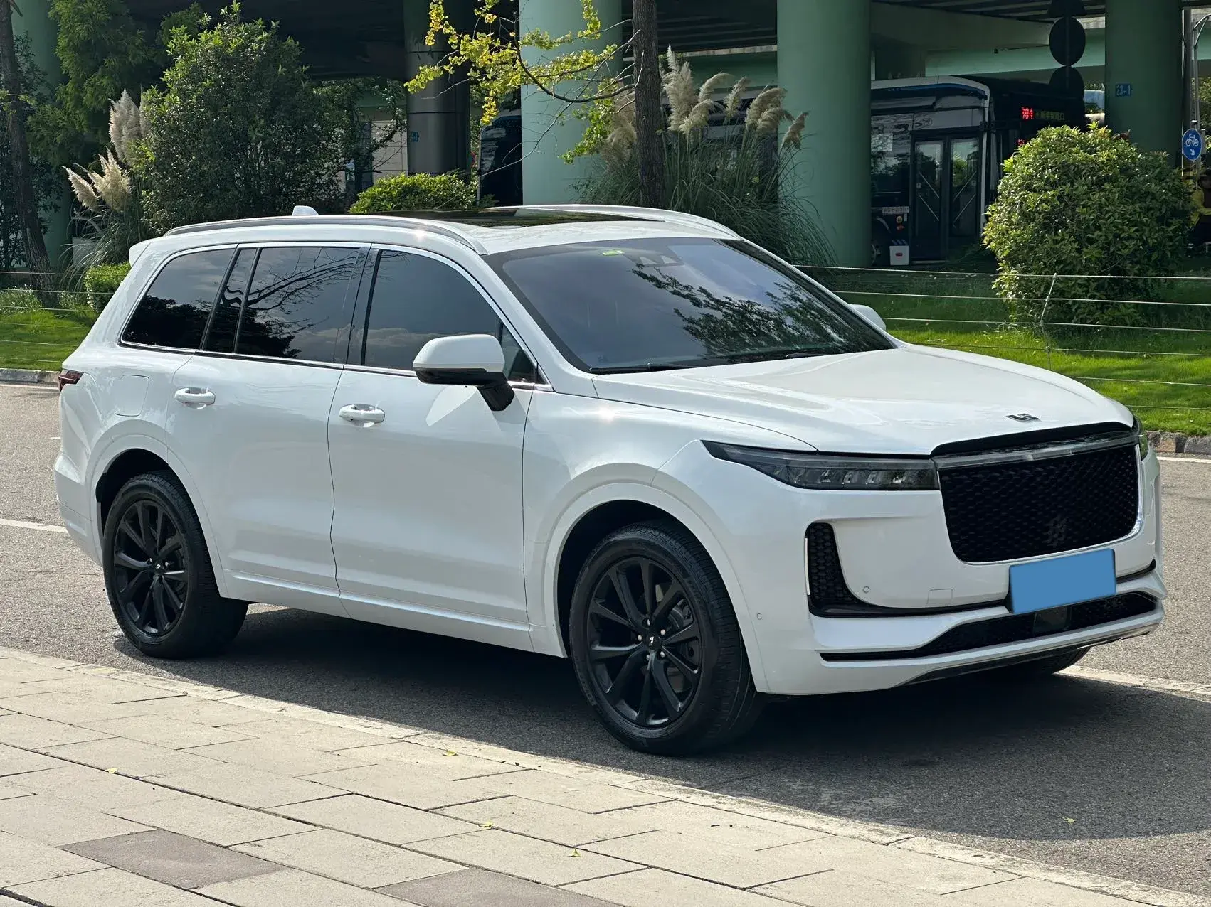 2020 LI ONE thumbnail 3