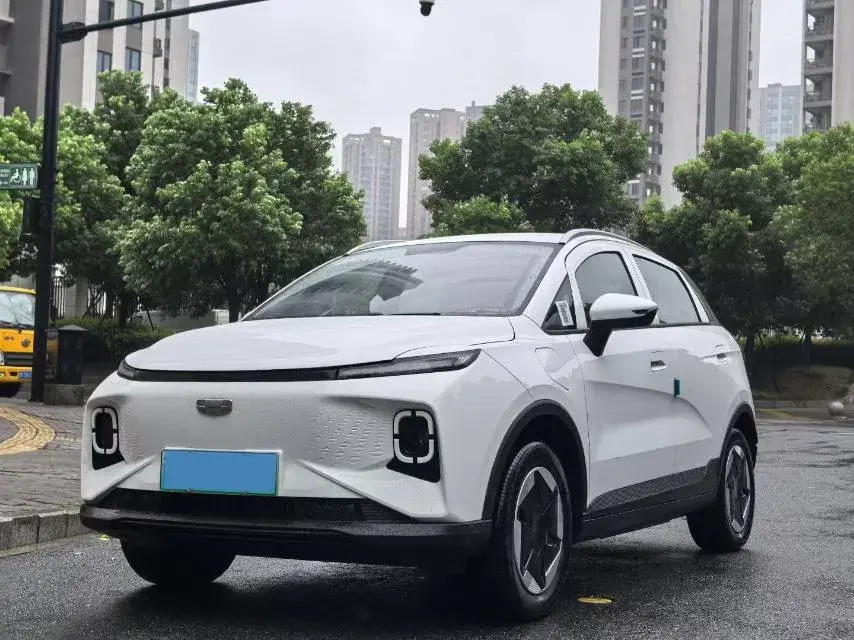 2024 GEOMETRY E view 1