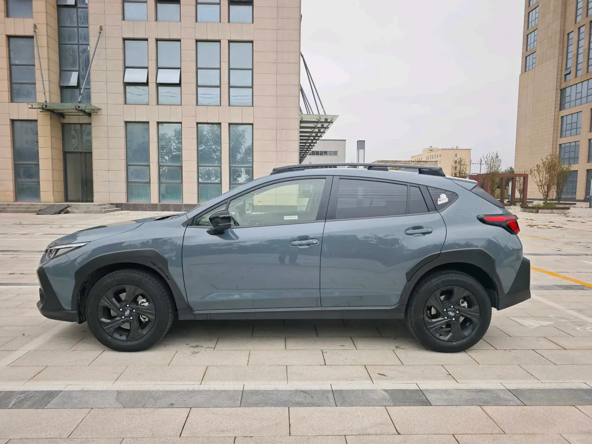 2024 SUBARU CROSSTREK thumbnail 3