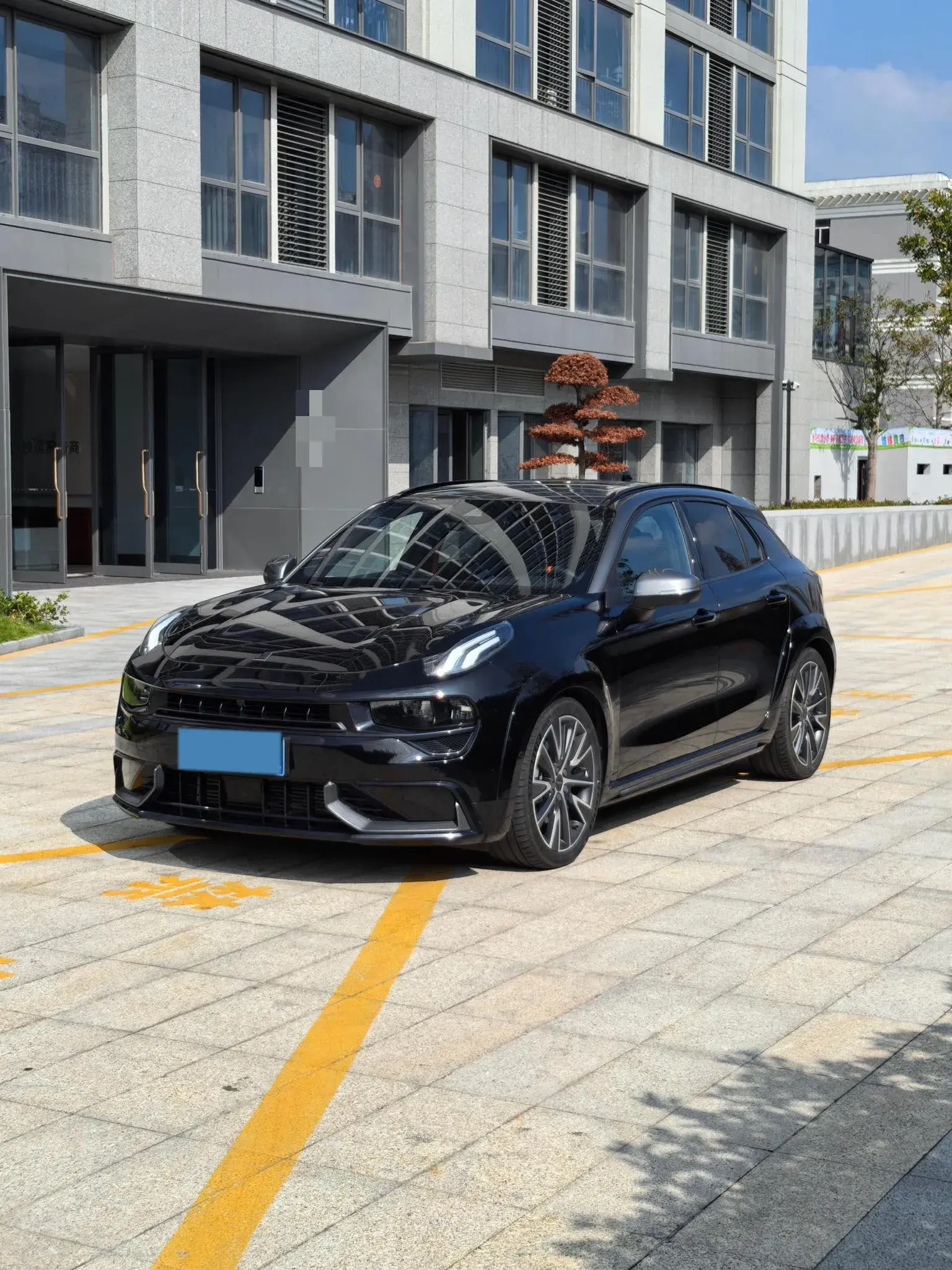 2021 LYNK&CO 02 view 1