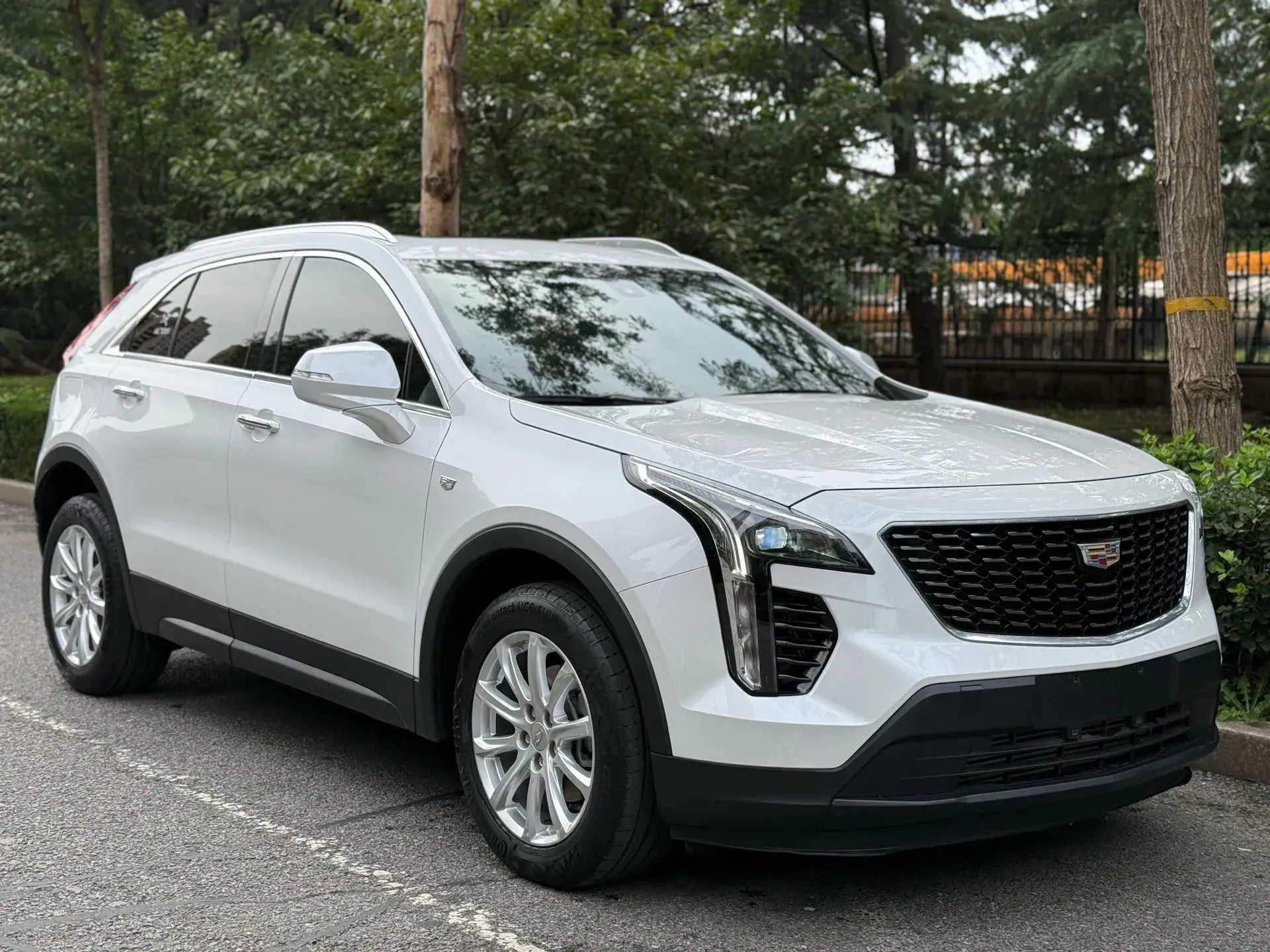 2022 CADILLAC XT4 thumbnail 3