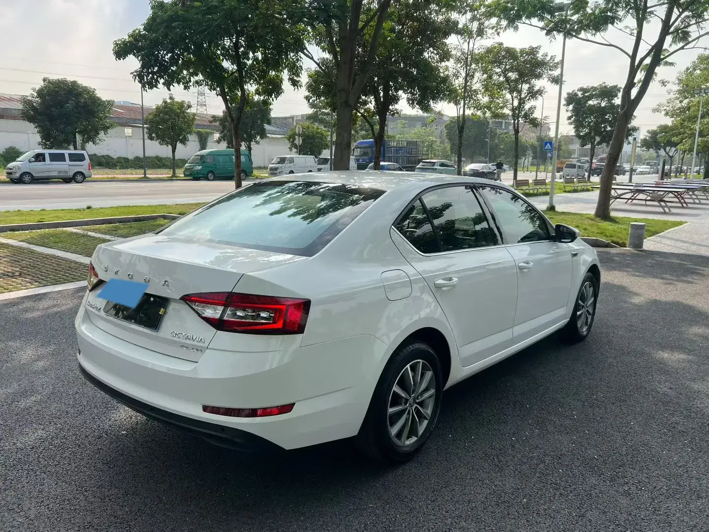 2019 SKODA OCTAVIA thumbnail 3