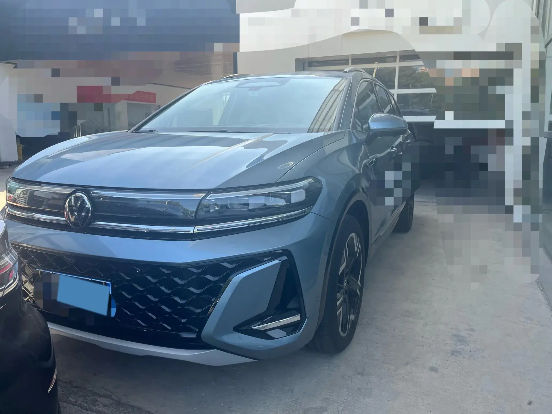 2023 VOLKSWAGEN TALAGON view 1