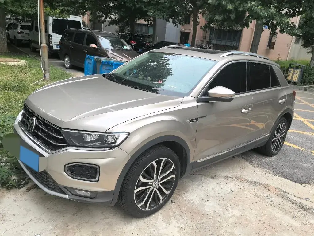 2018 VOLKSWAGEN T-ROC view 1