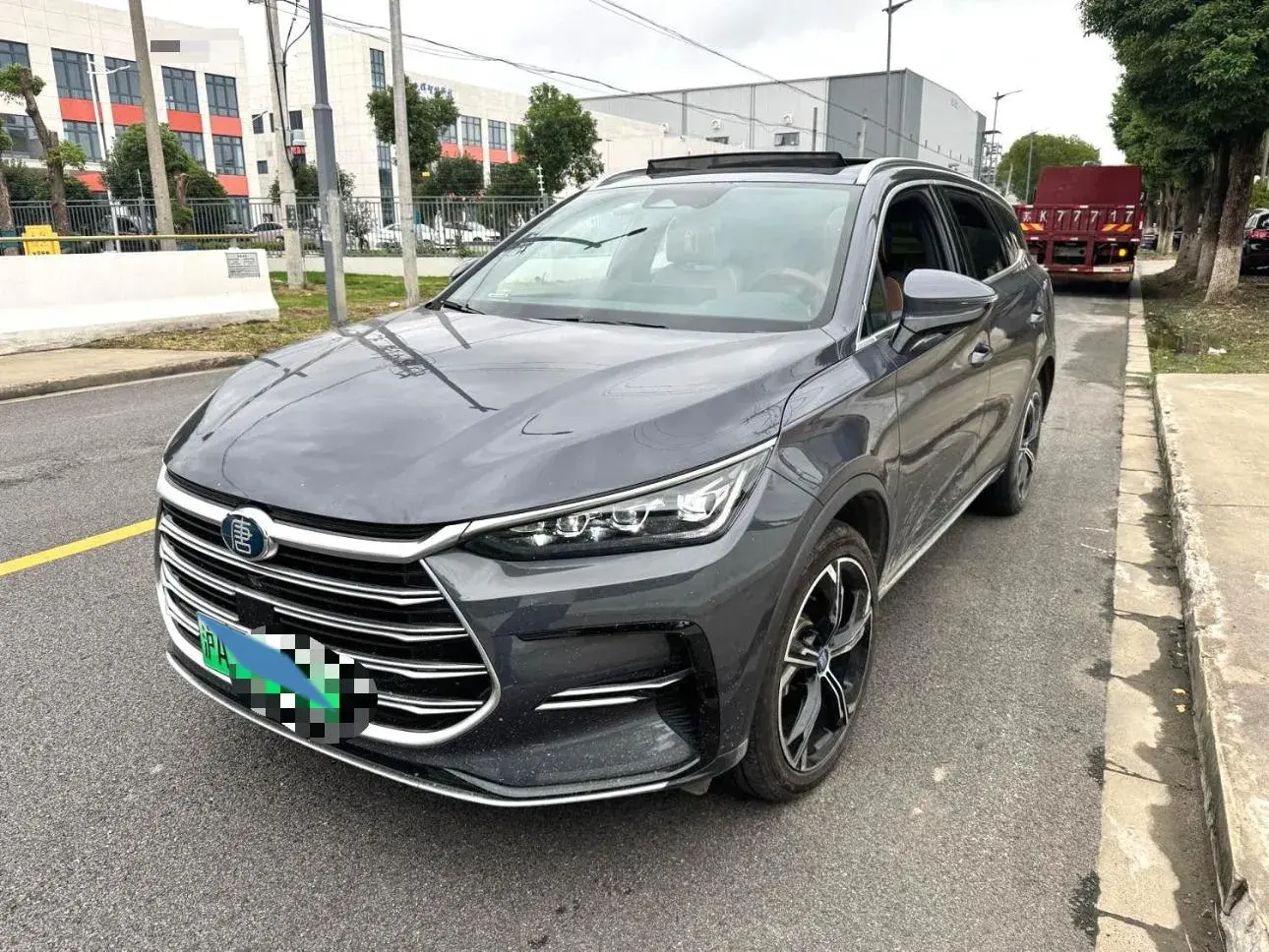2021 BYD TANG view 1