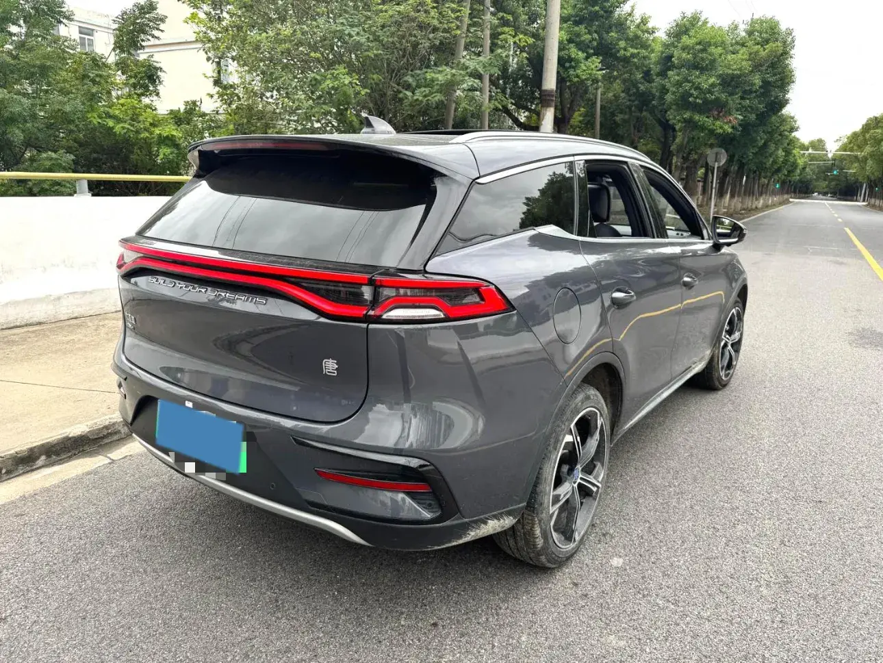 2021 BYD TANG thumbnail 2
