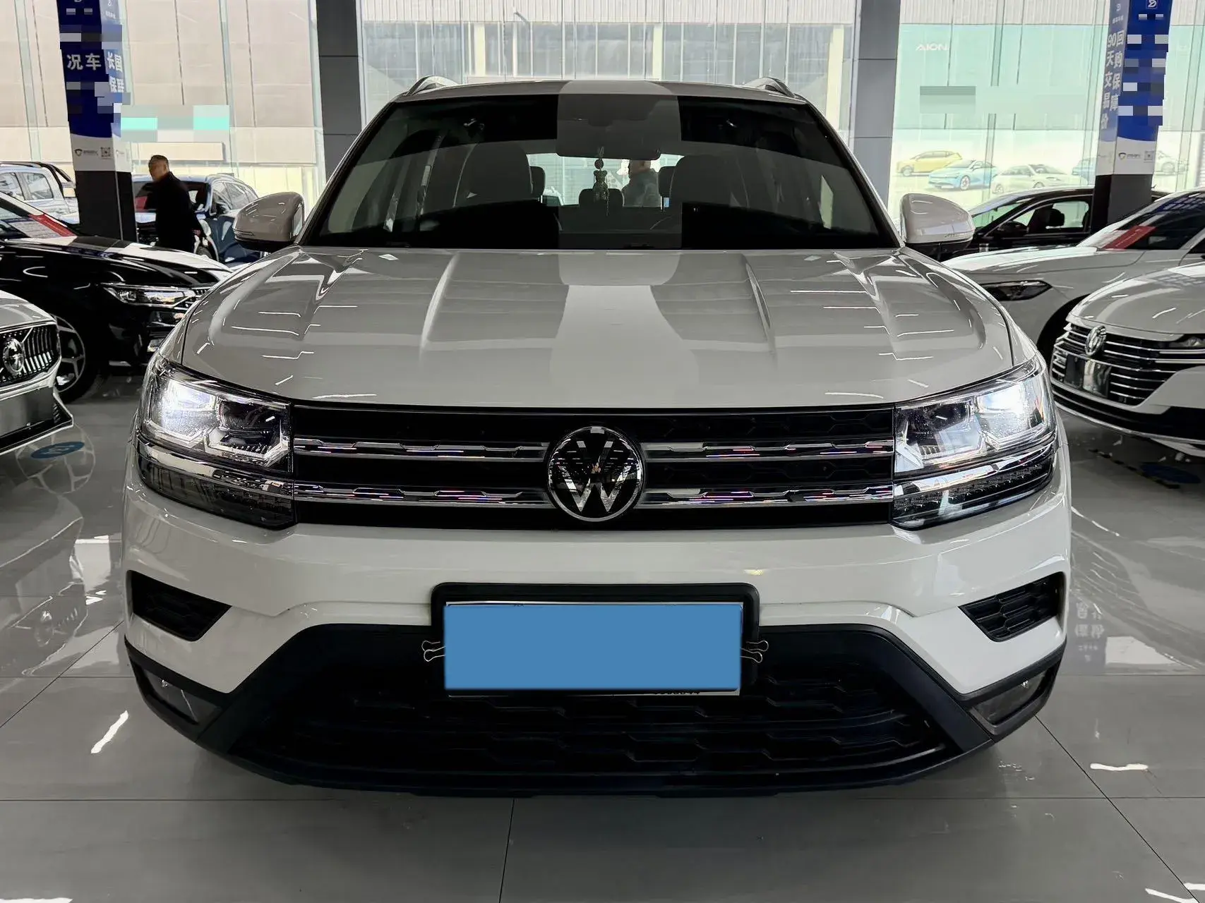 2022 VOLKSWAGEN THARU thumbnail 2