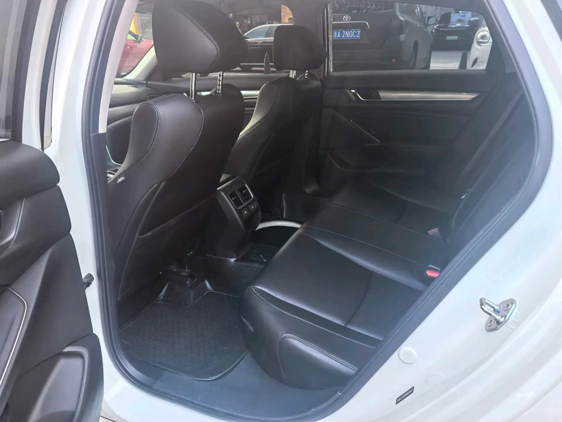 2022 HONDA ACCORD thumbnail 4