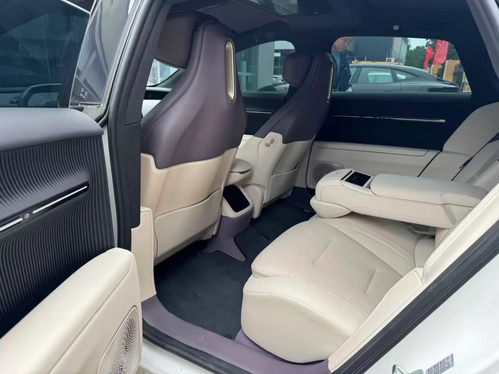 2025 AVATR 12 thumbnail 3