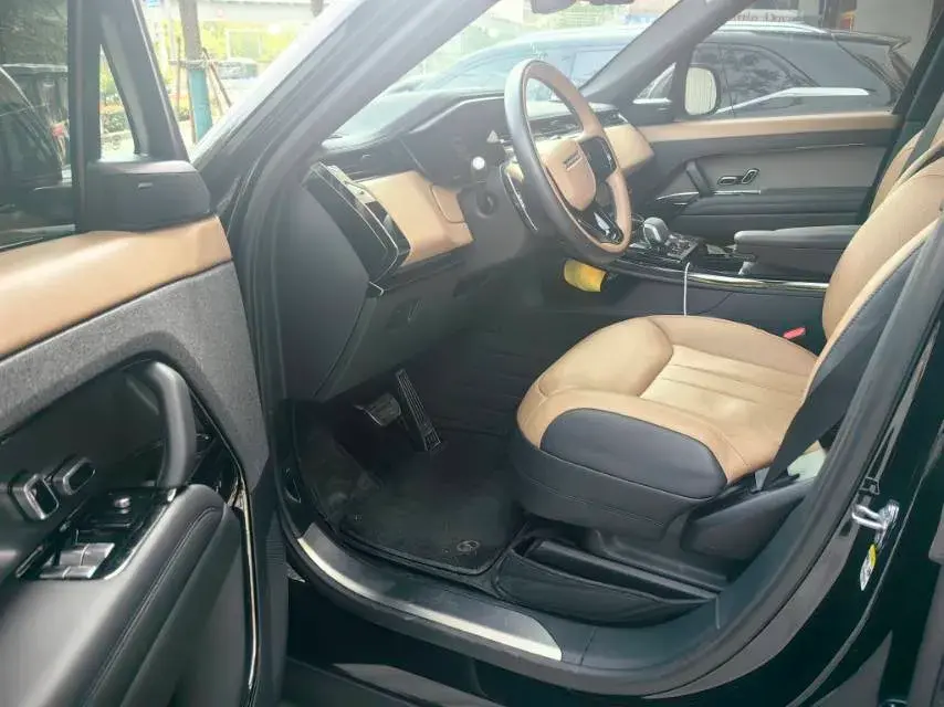 2023 LAND ROVER thumbnail 2