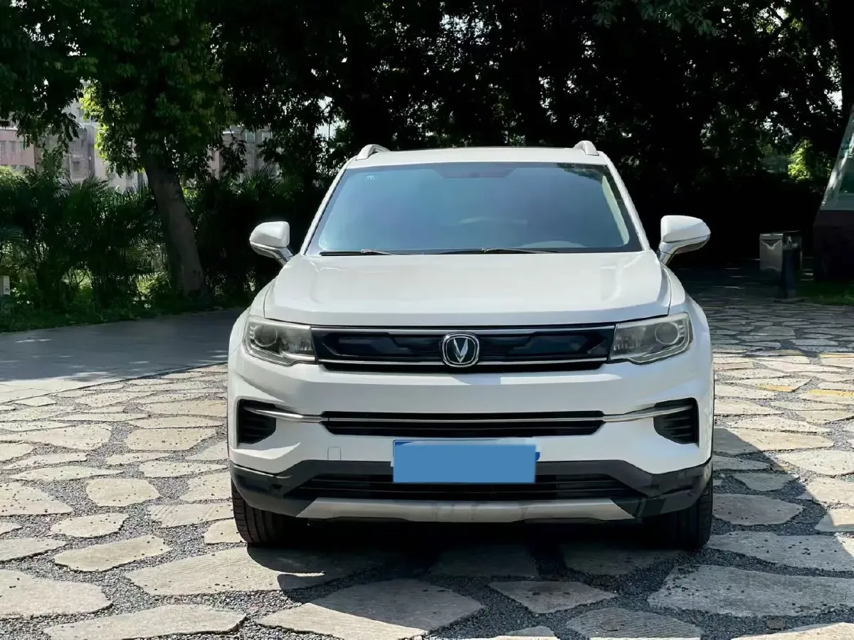 2019 ChangAn CS35 Plus 1.6L 128HP L4 5MT,autocango,china used car exporter,china ev exporter,chinese used car exporter,chinese used ev exporter