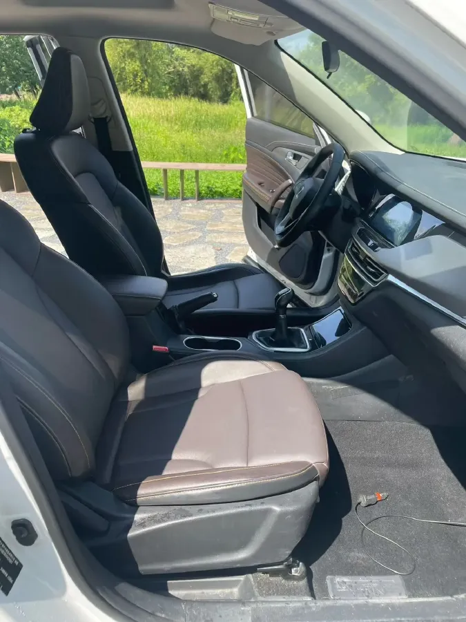 2019 ChangAn CS35 Plus 1.6L 128HP L4 5MT,autocango,china used car exporter,china ev exporter,chinese used car exporter,chinese used ev exporter