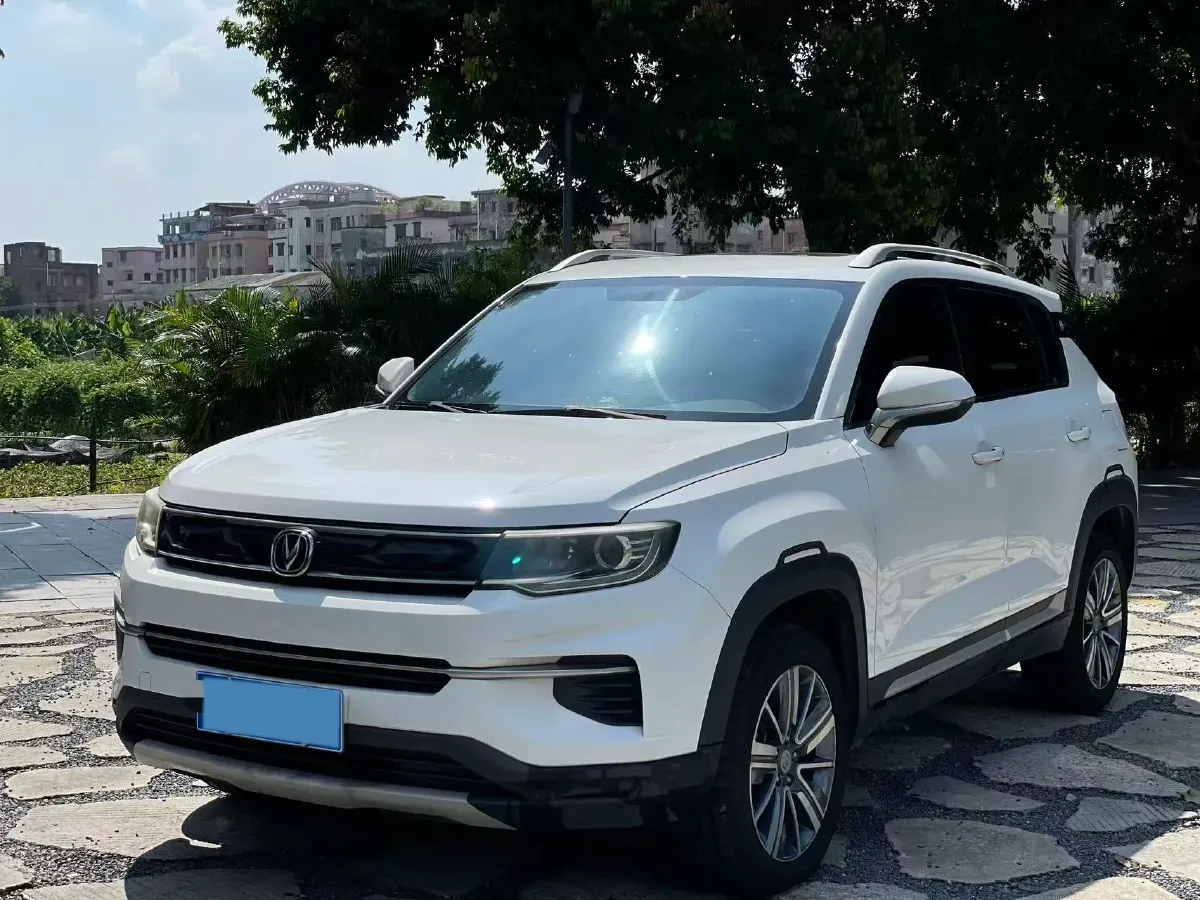 2019 ChangAn CS35 Plus 1.6L 128HP L4 5MT,autocango,china used car exporter,china ev exporter,chinese used car exporter,chinese used ev exporter