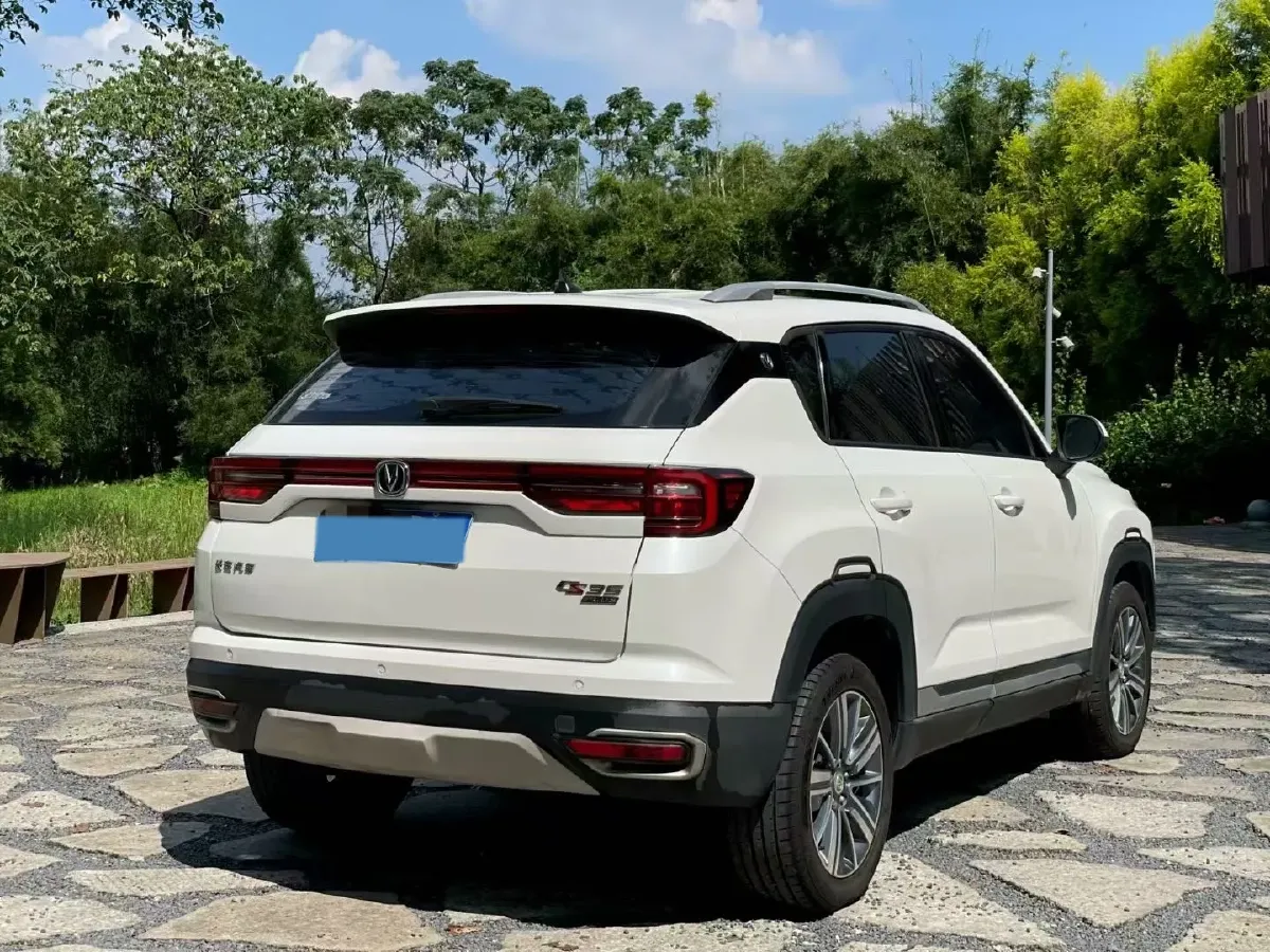 2019 ChangAn CS35 Plus 1.6L 128HP L4 5MT,autocango,china used car exporter,china ev exporter,chinese used car exporter,chinese used ev exporter