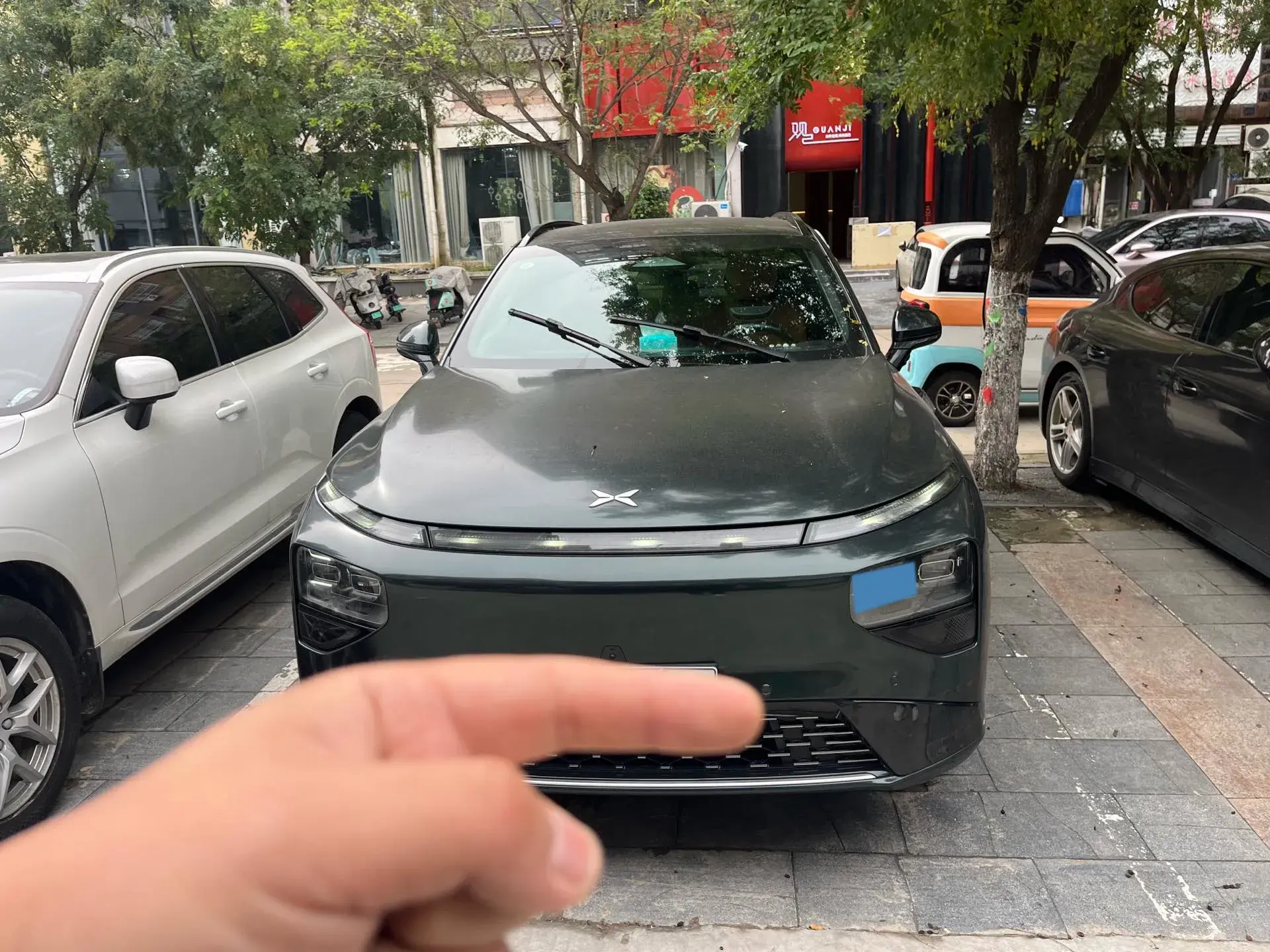 2024 XPENG G9 thumbnail 2