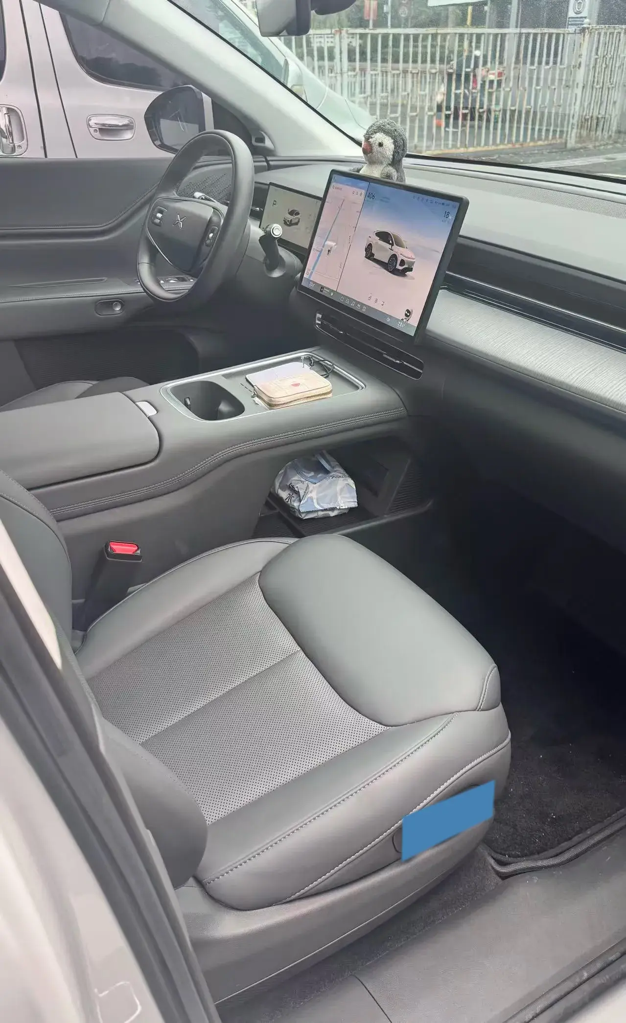 2025 XPENG G6 thumbnail 3